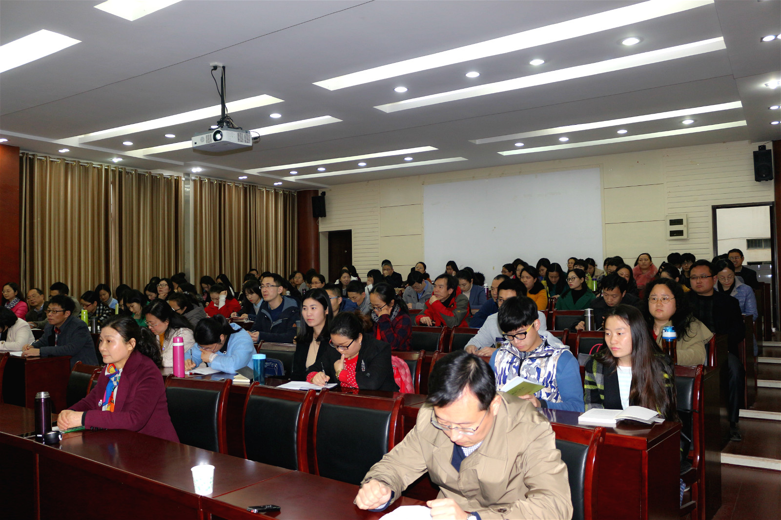 季经理讲学2.jpg